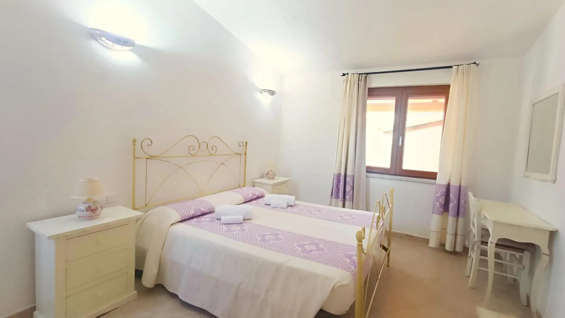 Case Vacanze Nioleo - Apartments And Pool