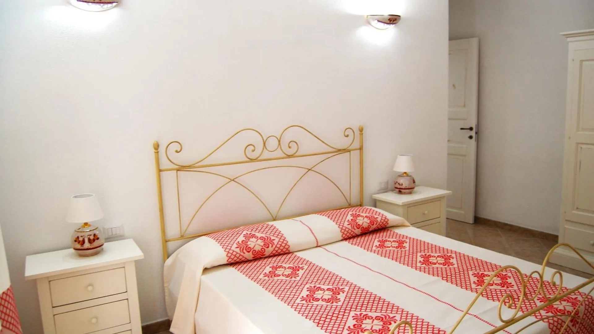 Case Vacanze Nioleo - Apartments And Pool