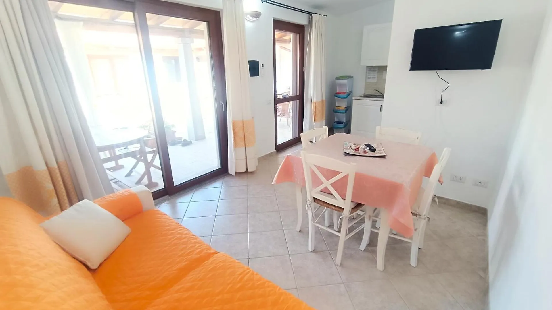 Case Vacanze Nioleo - Apartments And Pool