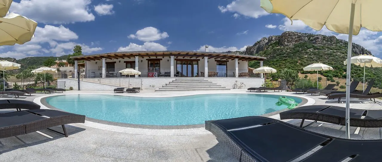 Case Vacanze Nioleo - Apartments And Pool