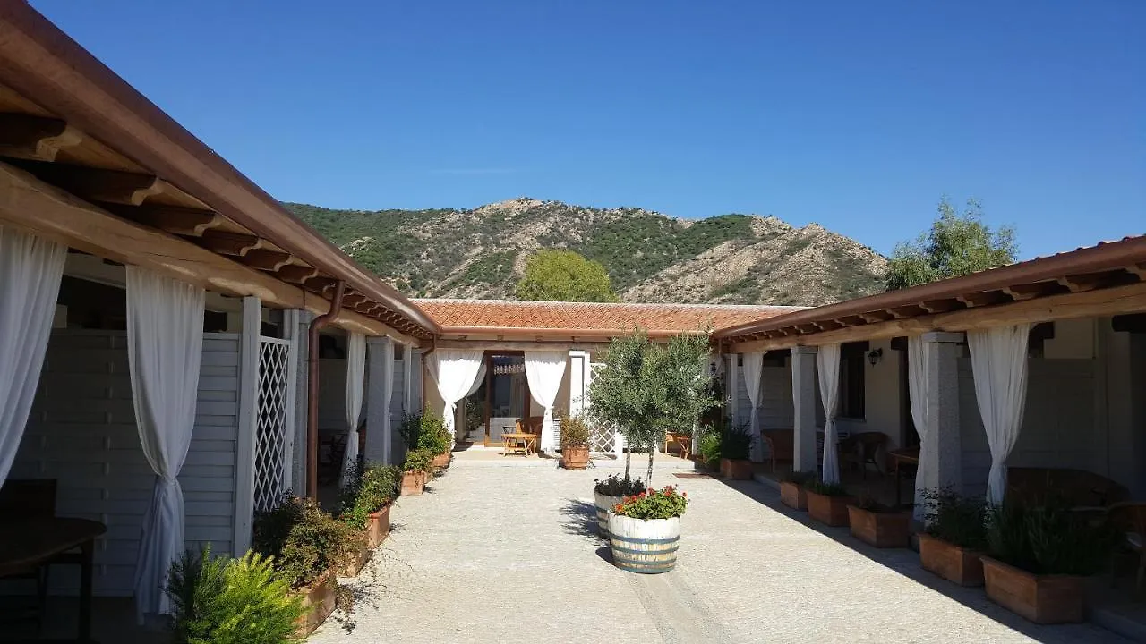 Case Vacanze Nioleo - Apartments And Pool Italy